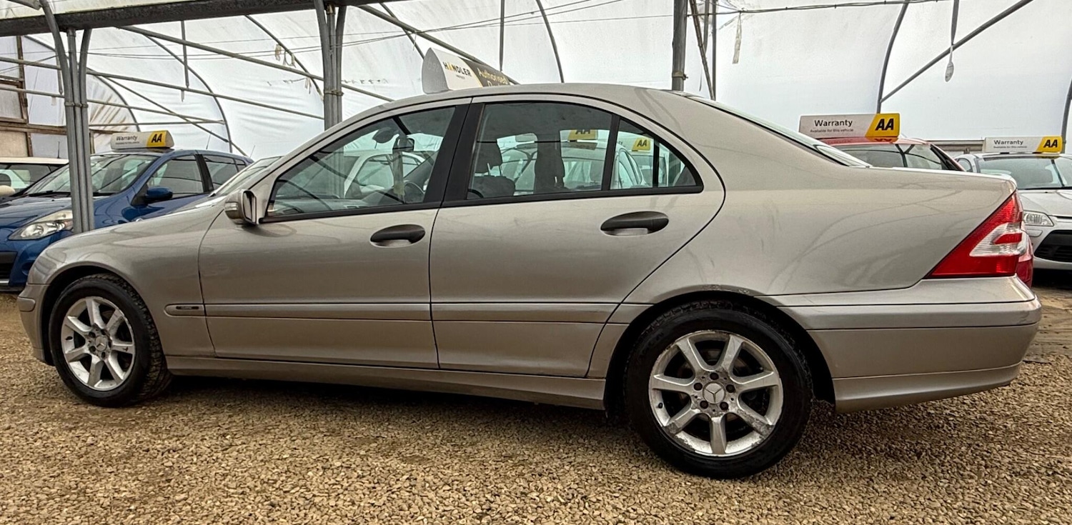 Used Mercedes-Benz C Class 2005 for sale - 77898390: Photo 40