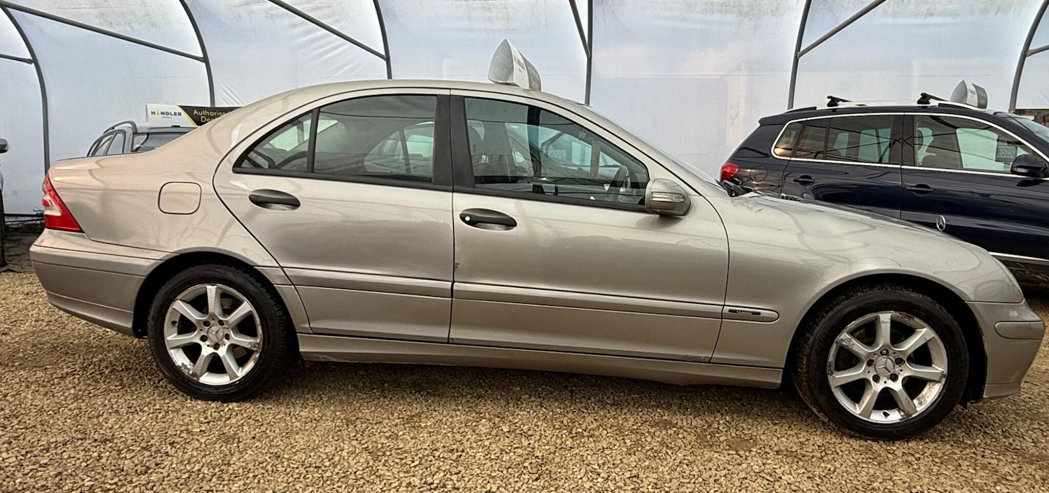 Used Mercedes-Benz C Class 2005 for sale - 77898390: Photo 5