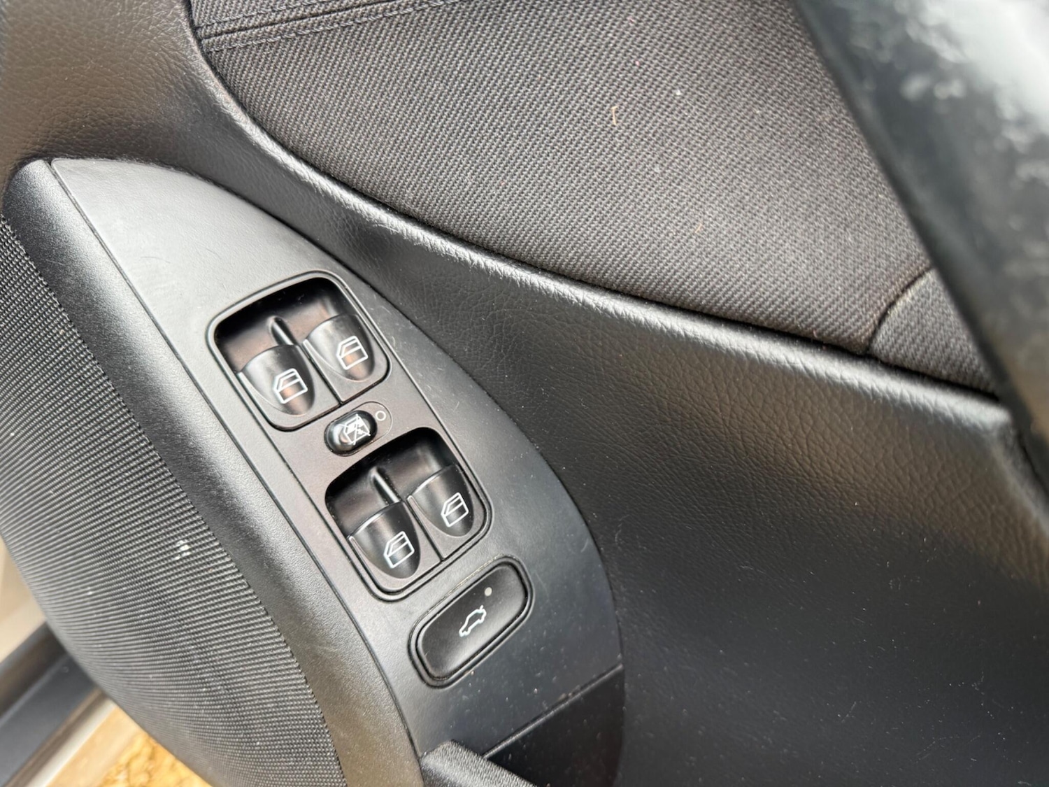 Used Mercedes-Benz C Class 2005 for sale - 77898390: Photo 65