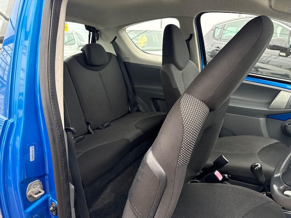 Used Toyota AYGO 2010 for sale - 76094431: Photo 18