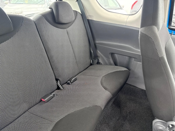 Used Toyota AYGO 2010 for sale - 76094431: Photo 19