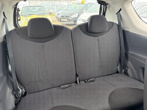 Used Toyota AYGO 2010 for sale - 76094431: Photo 20