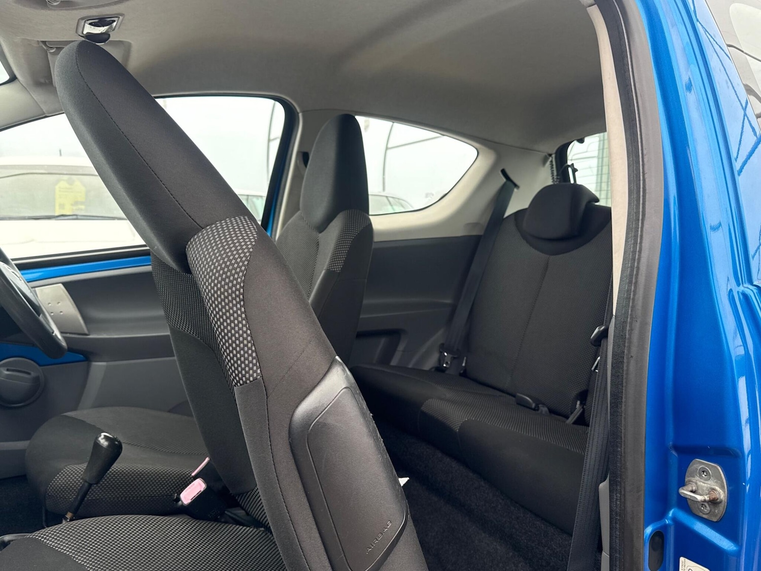 Used Toyota AYGO 2010 for sale - 76094431: Photo 23