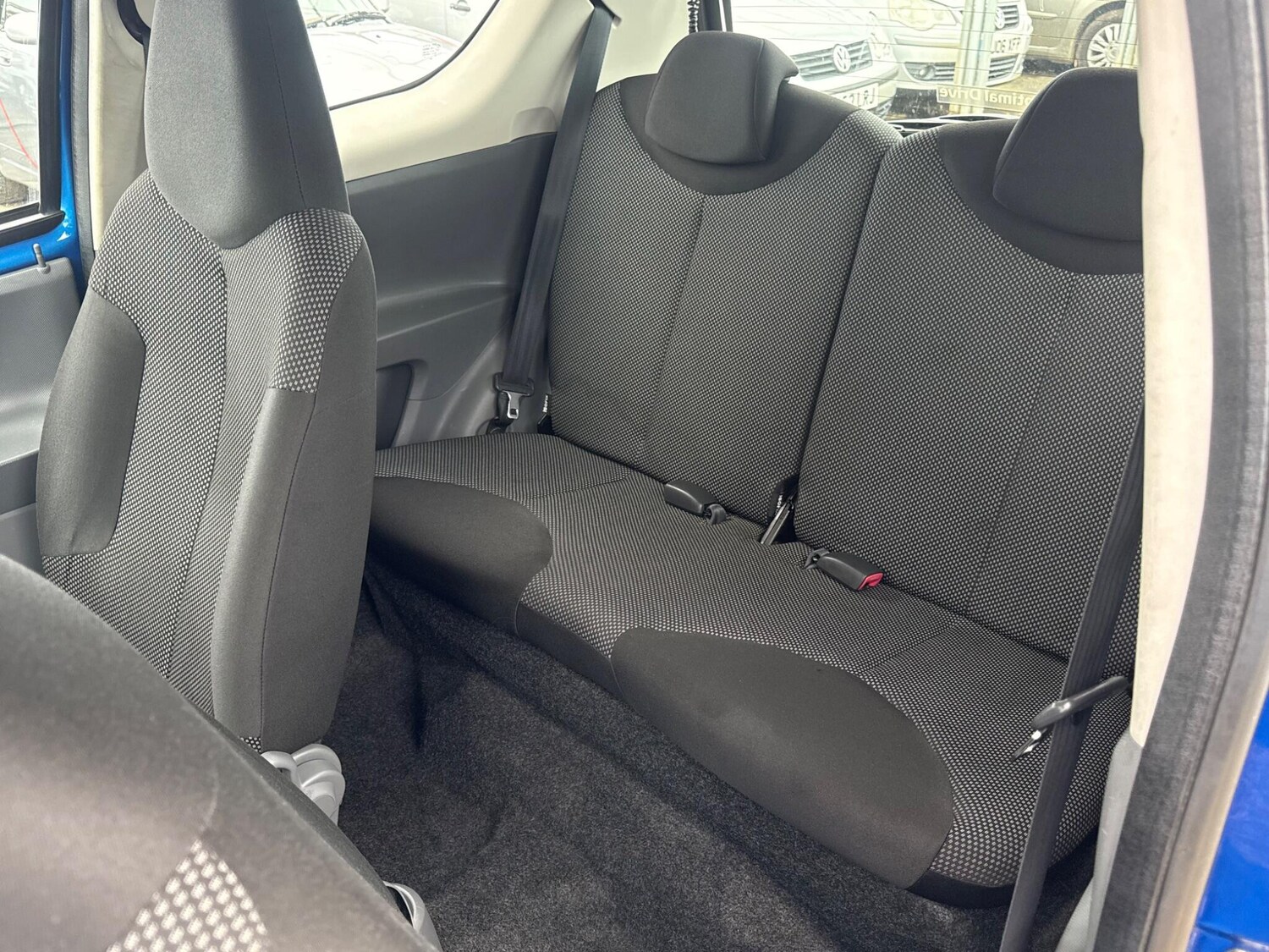 Used Toyota AYGO 2010 for sale - 76094431: Photo 24