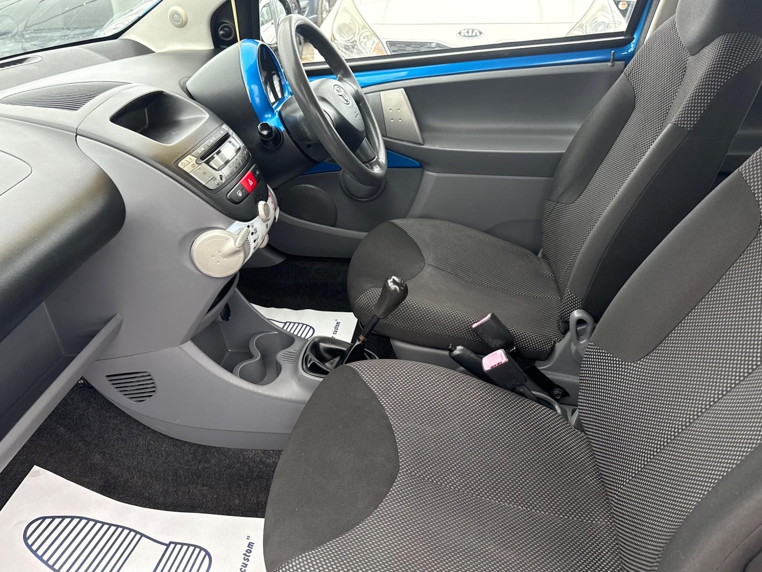 Used Toyota AYGO 2010 for sale - 76094431: Photo 25