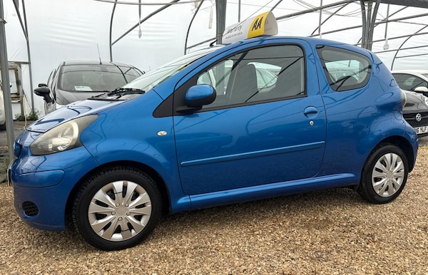 Used Toyota AYGO 2010 for sale - 76094431: Photo 39