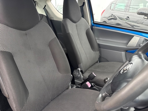 Used Toyota AYGO 2010 for sale - 76094431: Photo 46