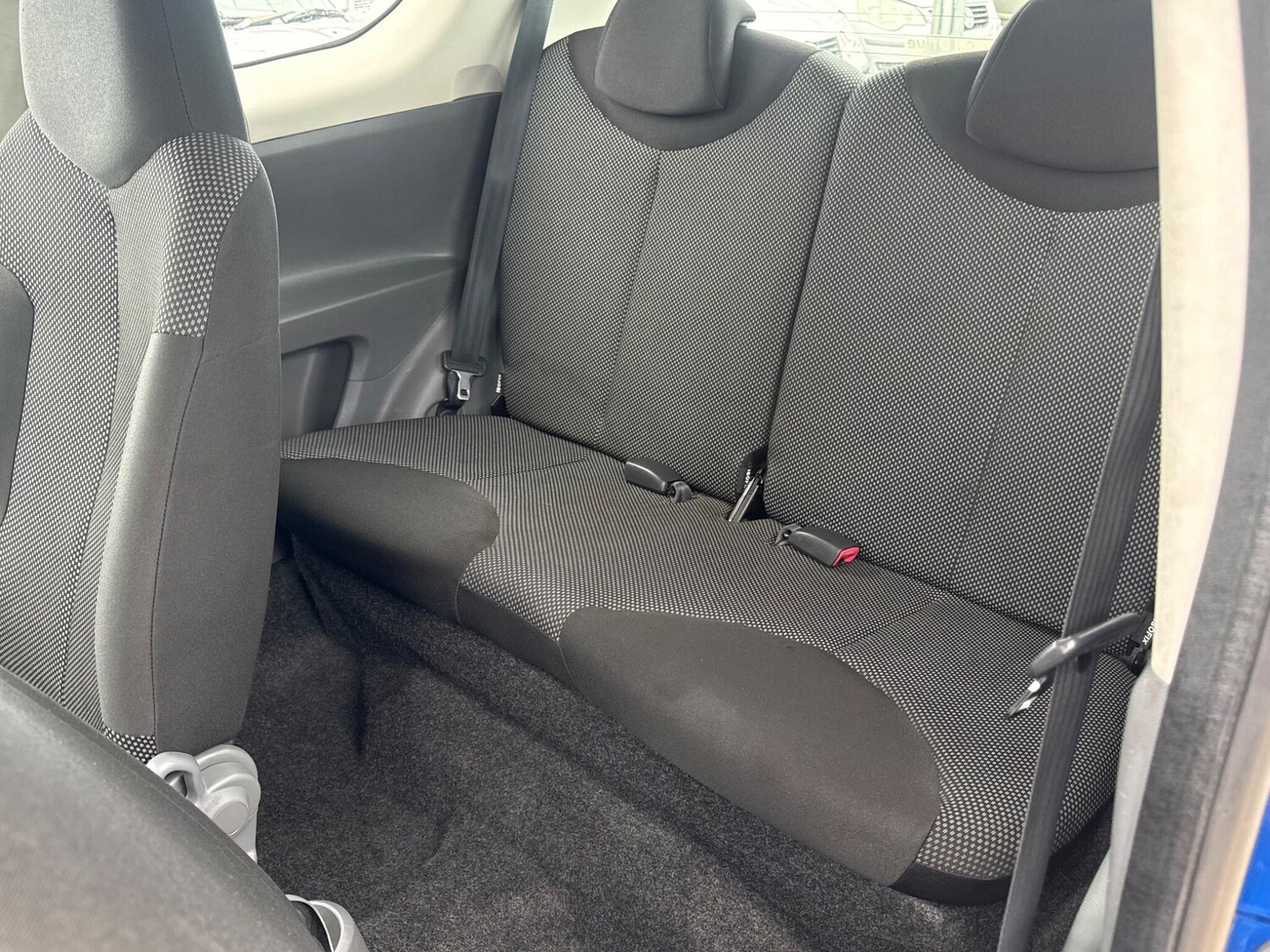 Used Toyota AYGO 2010 for sale - 76094431: Photo 52