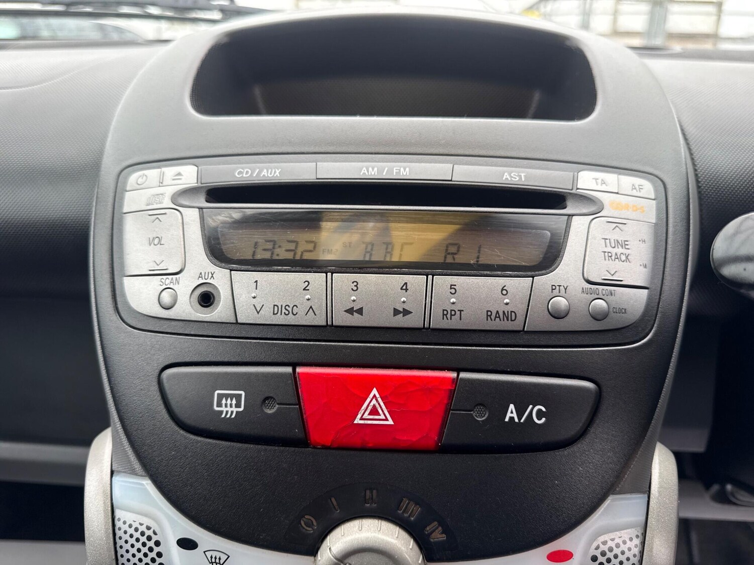 Used Toyota AYGO 2010 for sale - 76094431: Photo 61