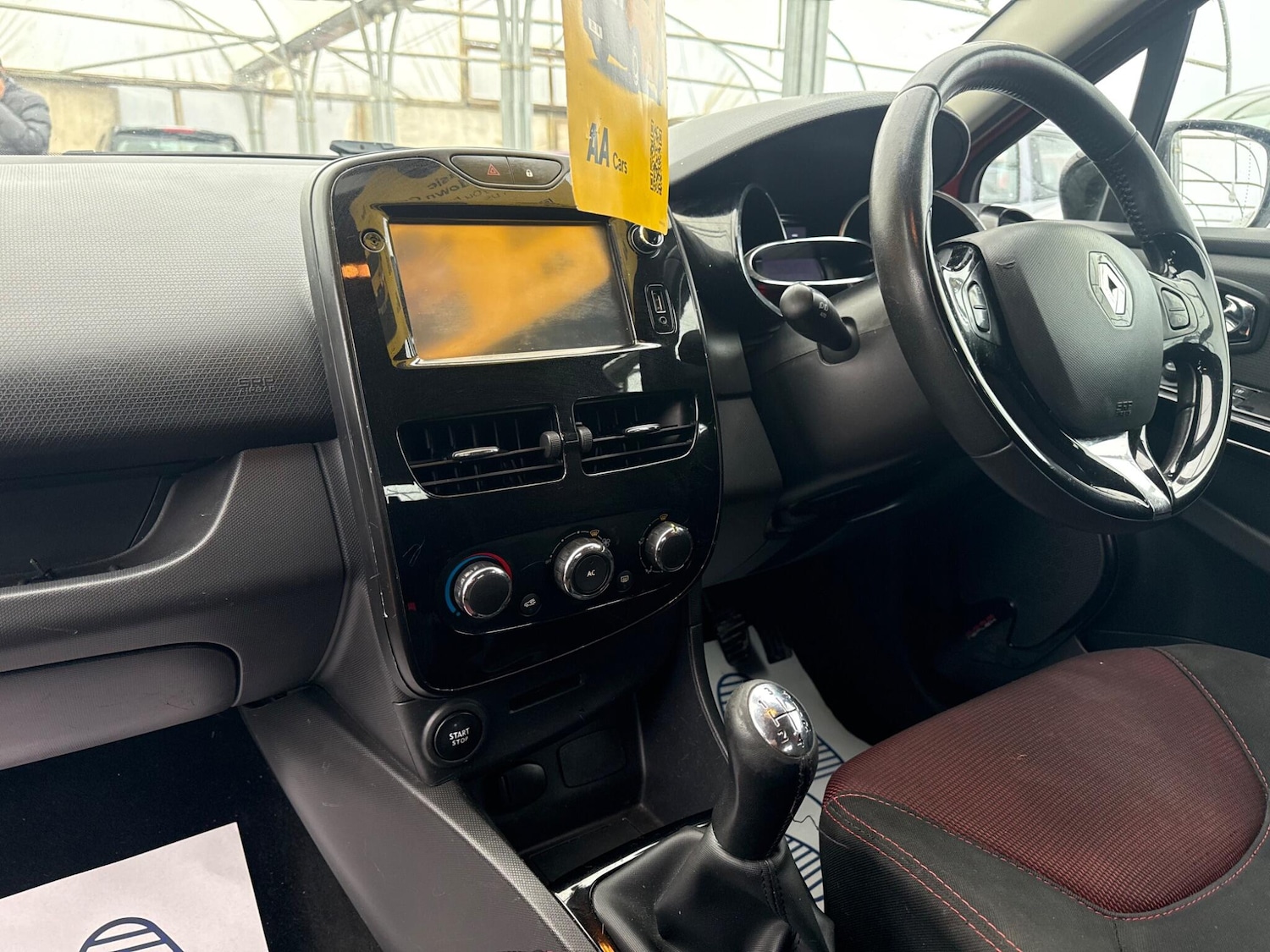 Used Renault Clio 2014 for sale - 77305619: Photo 28