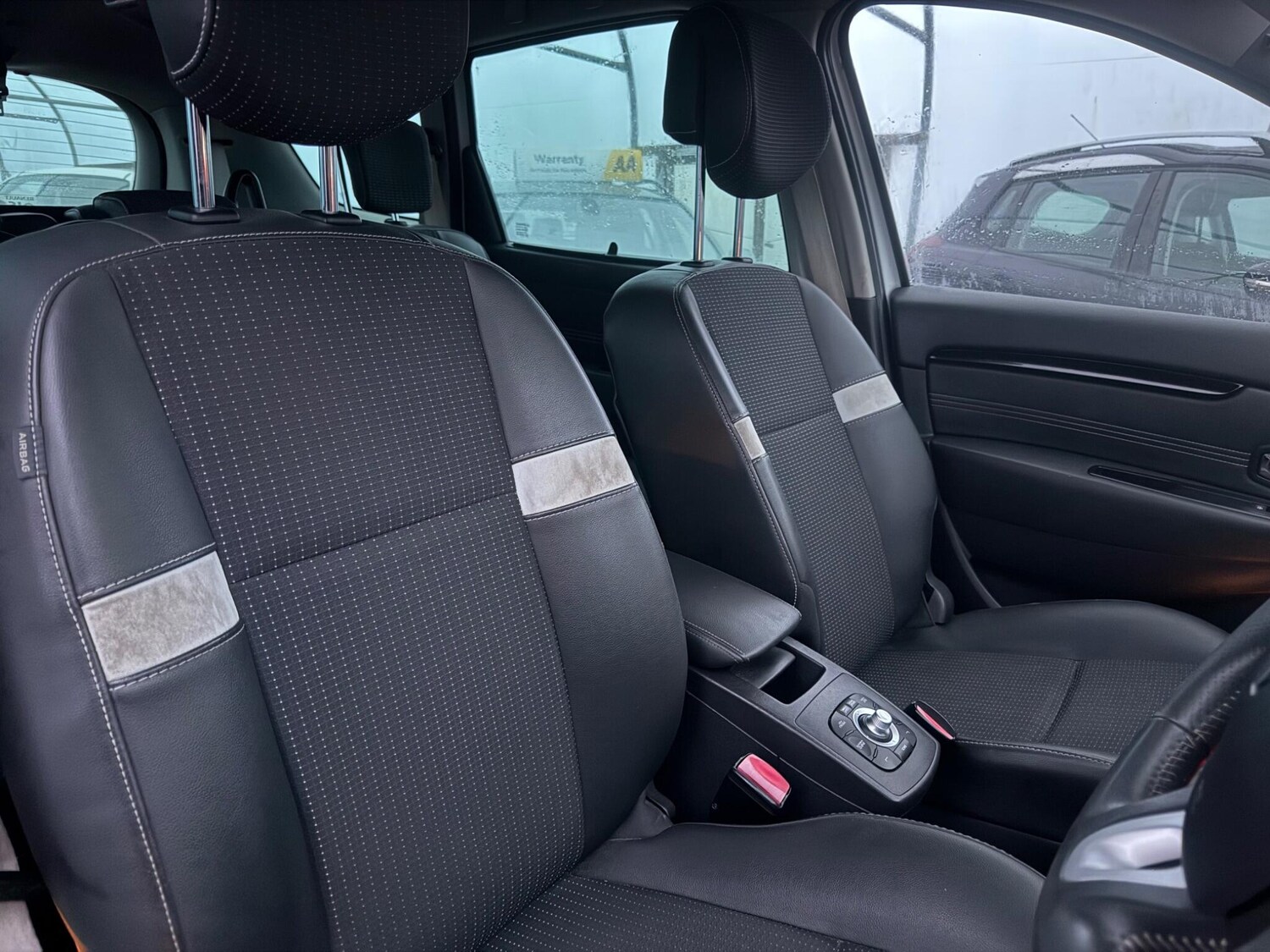 Used Renault Grand Scenic 2011 for sale - 77425559: Photo 14