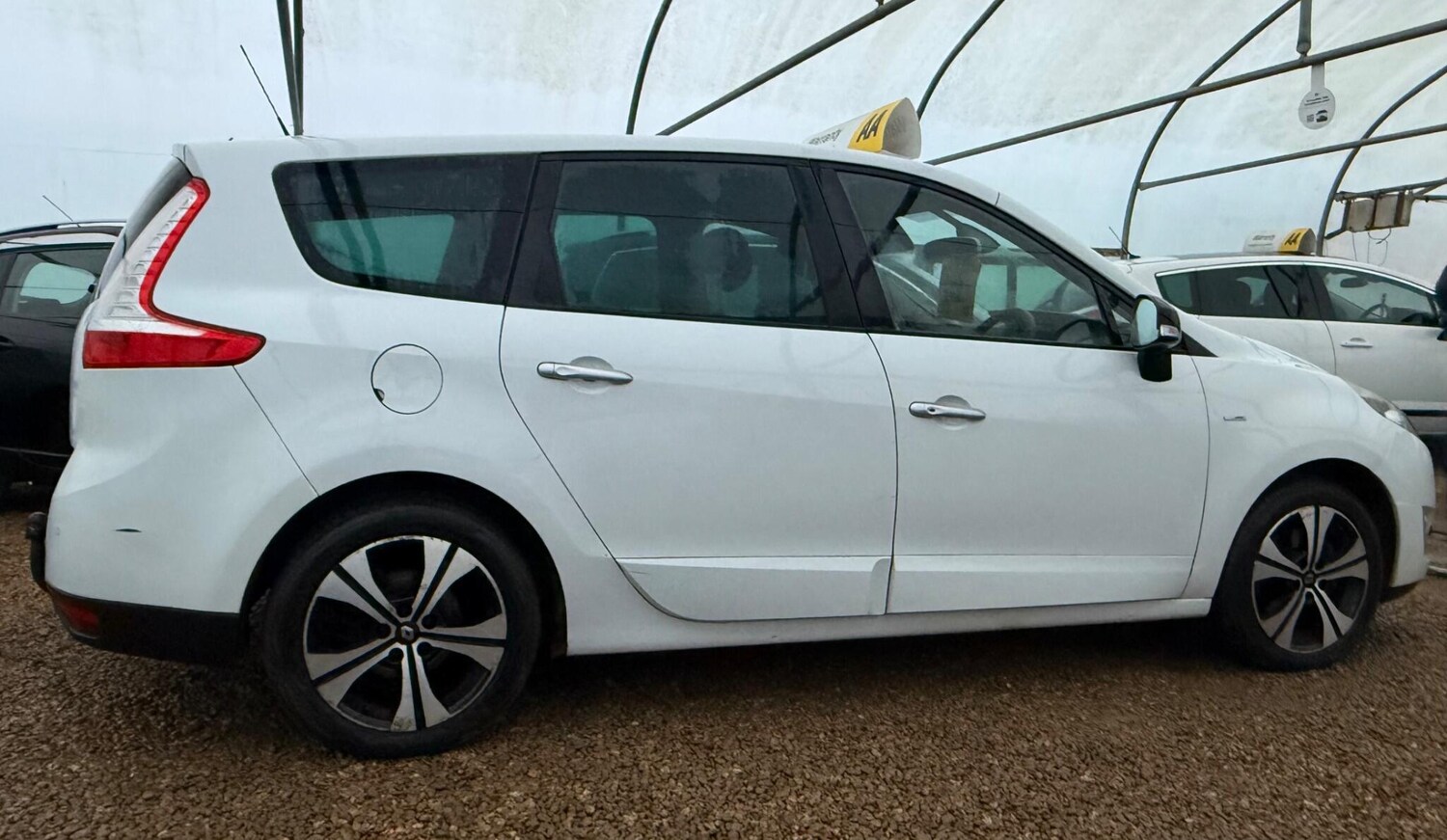 Used Renault Grand Scenic 2011 for sale - 77425559: Photo 30
