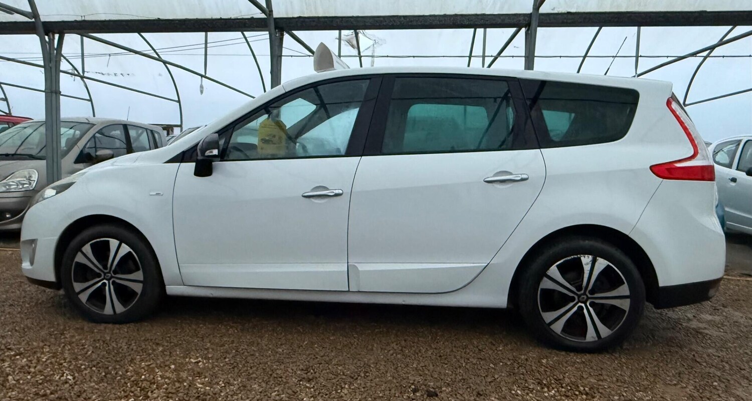 Used Renault Grand Scenic 2011 for sale - 77425559: Photo 34