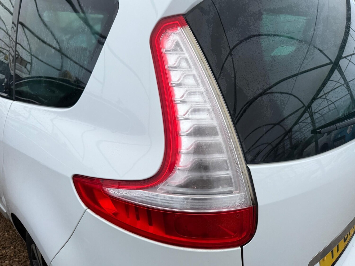 Used Renault Grand Scenic 2011 for sale - 77425559: Photo 63