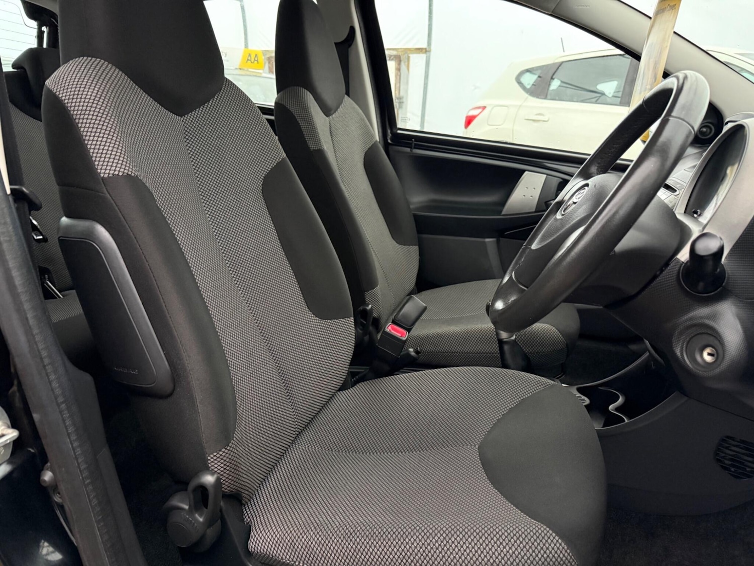 Used Toyota AYGO 2013 for sale - 76585097: Photo 15