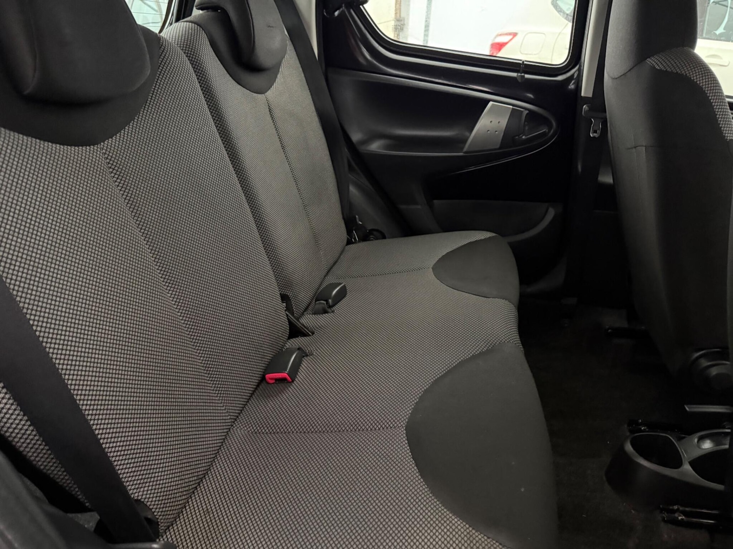 Used Toyota AYGO 2013 for sale - 76585097: Photo 19
