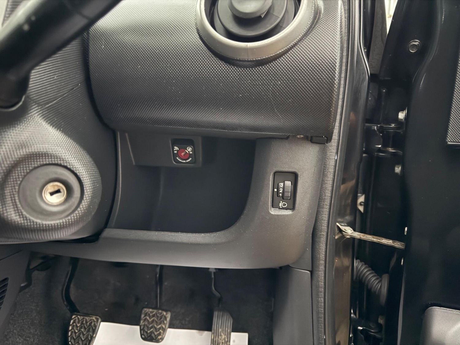 Used Toyota AYGO 2013 for sale - 76585097: Photo 65