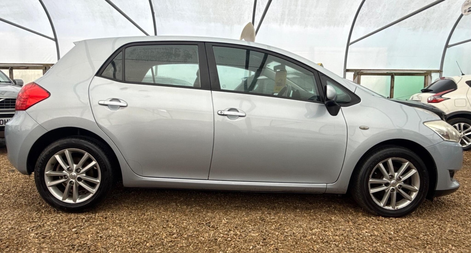 Used Toyota Auris 2010 for sale - 76926202: Photo 5