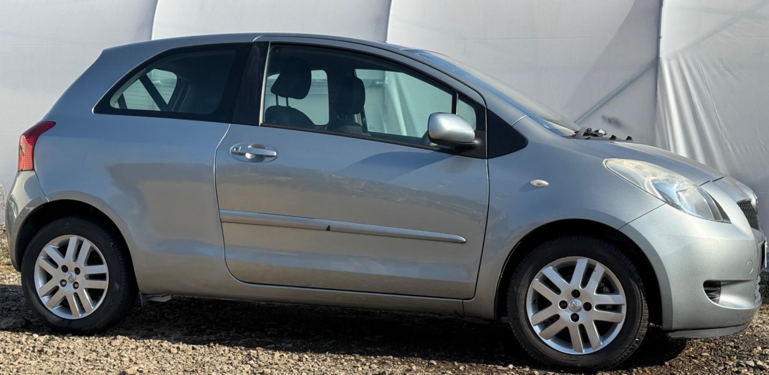 Toyota Yaris (08) - 1.3 VVT-i TR 3dr - Image 8