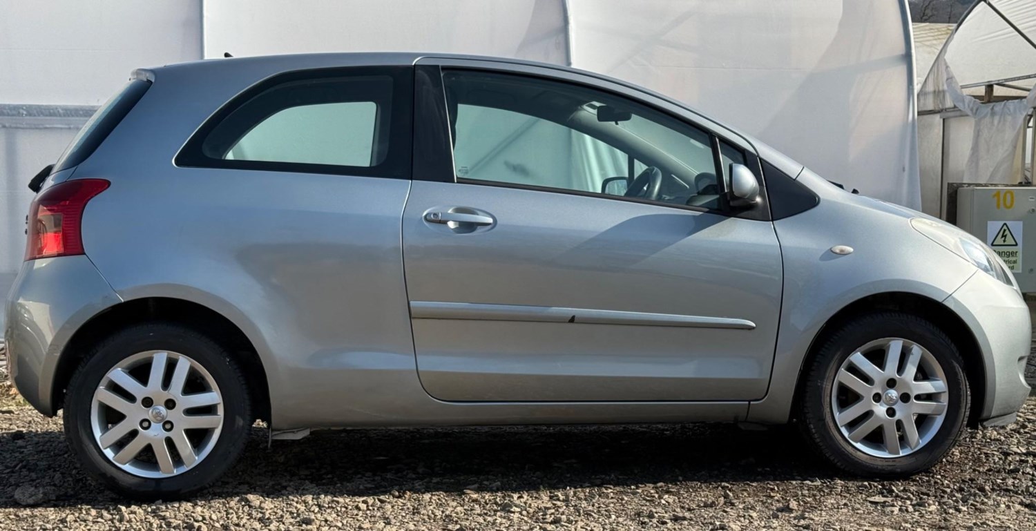 Toyota Yaris (08) - 1.3 VVT-i TR 3dr - Image 9