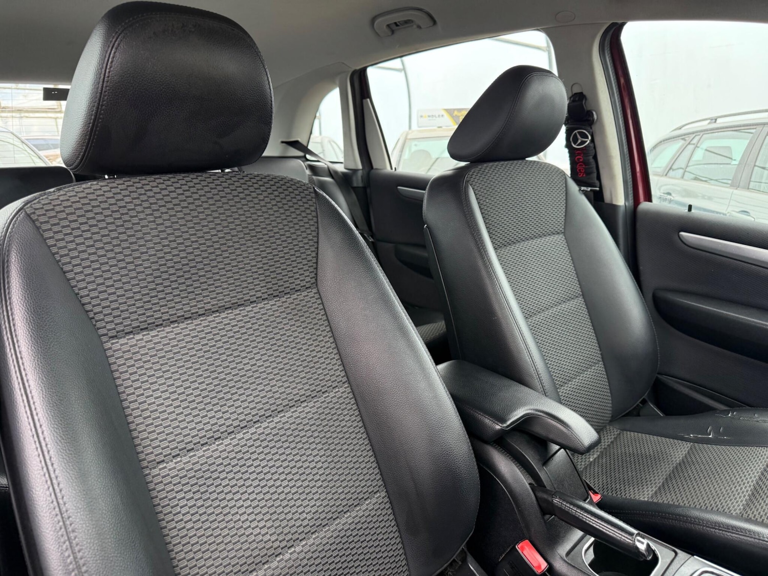 Used Mercedes-Benz B Class 2010 for sale - 78184660: Photo 45