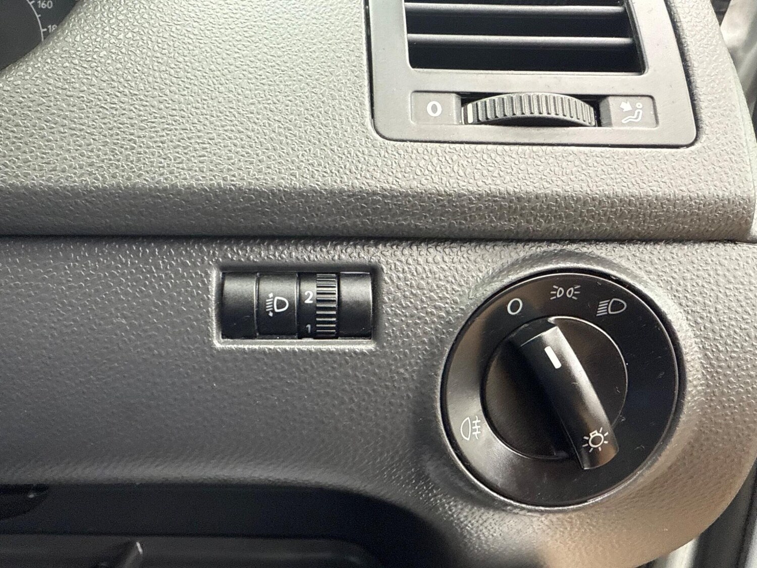 Used Volkswagen Polo 2003 for sale - 76042172: Photo 65