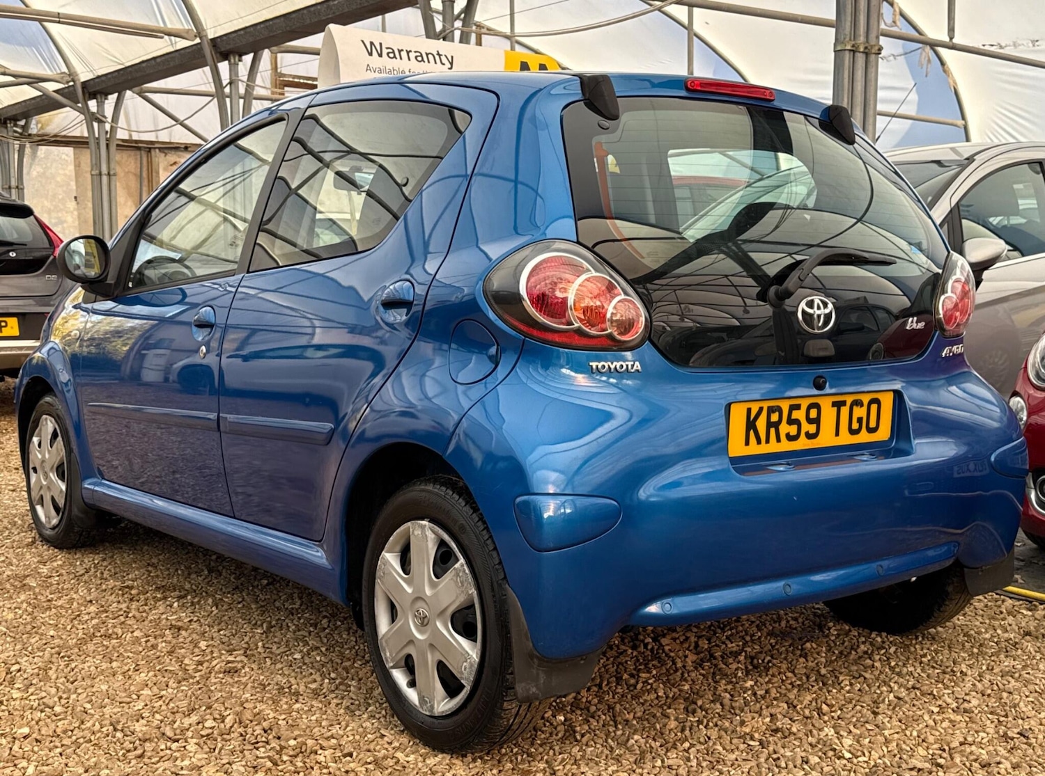 Used Toyota AYGO 2010 for sale - 76432316: Photo 2