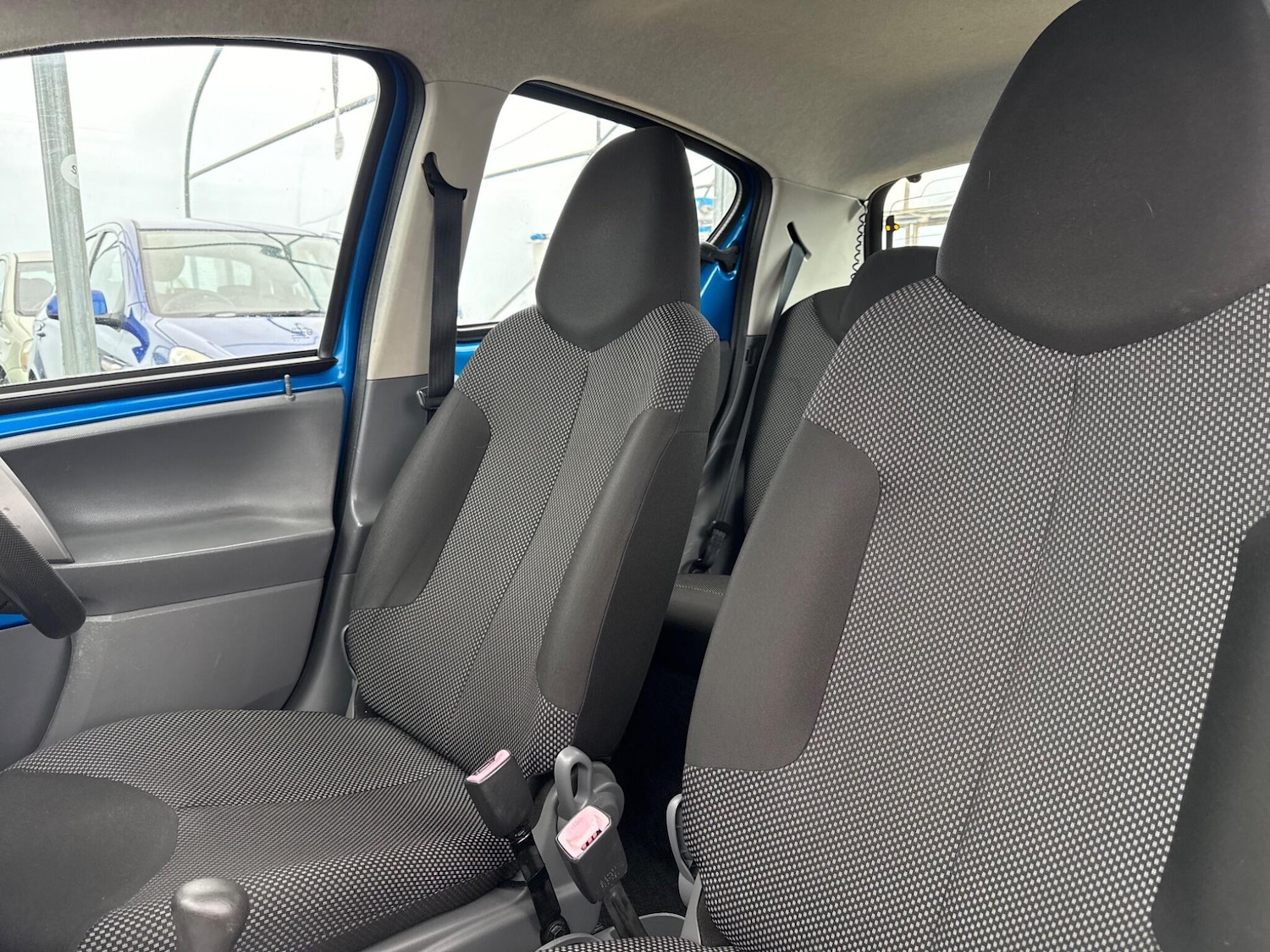 Used Toyota AYGO 2010 for sale - 76432316: Photo 59