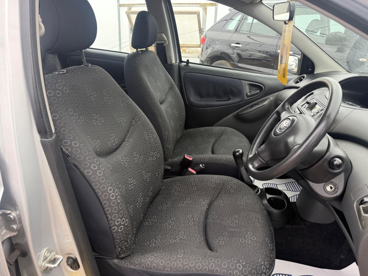 Used Toyota Yaris 2004 for sale - 76239667: Photo 48