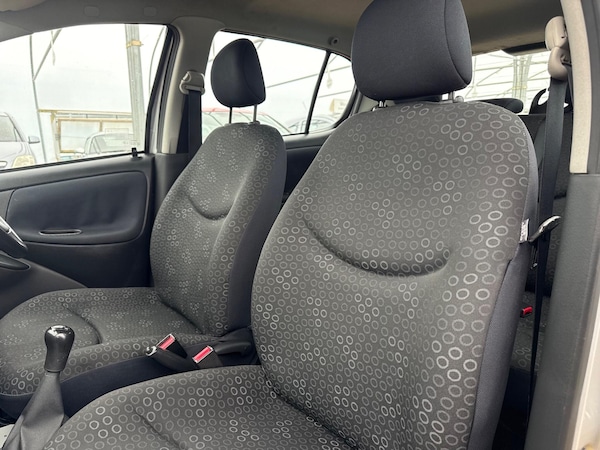 Used Toyota Yaris 2004 for sale - 76239667: Photo 60