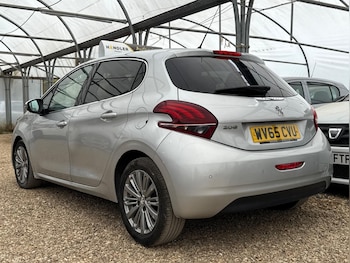 Used Peugeot 208 2015 for sale - 79553897: Photo