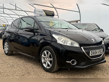 Used Peugeot 208 2015 for sale - 78301152: Photo