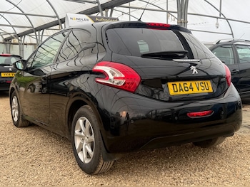 Used Peugeot 208 2015 for sale - 78301152: Photo