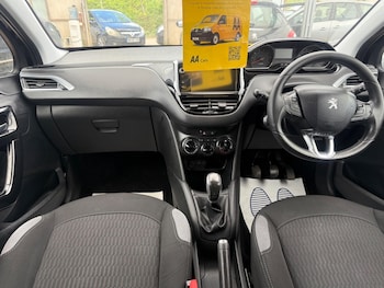 Used Peugeot 208 2015 for sale - 78301152: Photo