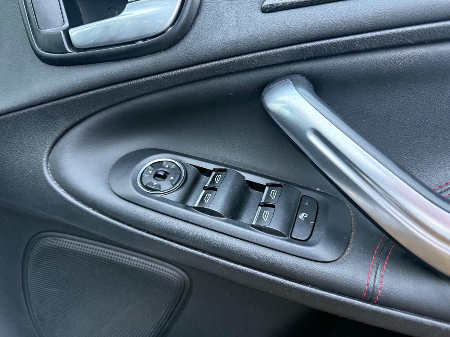 Used Ford S-Max 2011 for sale - 77439669: Photo 64