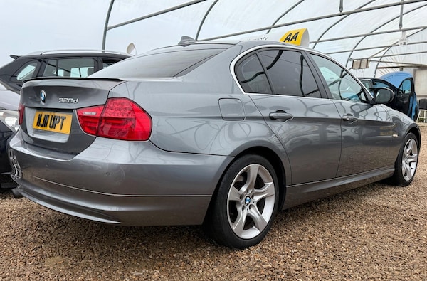 Used BMW 3 Series 2011 for sale - 76306965: Photo 10