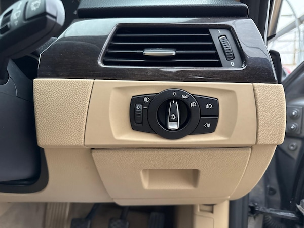 Used BMW 3 Series 2011 for sale - 76306965: Photo 72