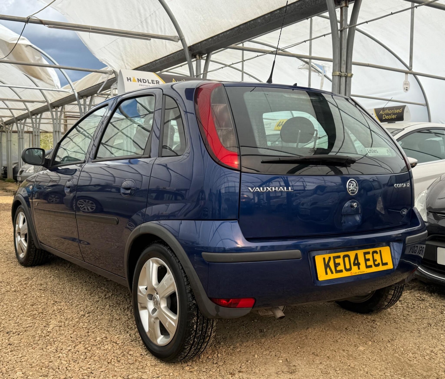Used Vauxhall Corsa 2004 for sale - 78141513: Photo 2
