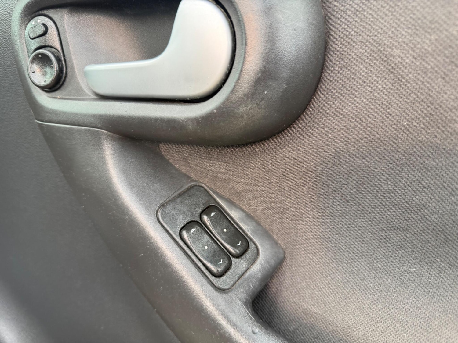 Used Vauxhall Corsa 2004 for sale - 78141513: Photo 64