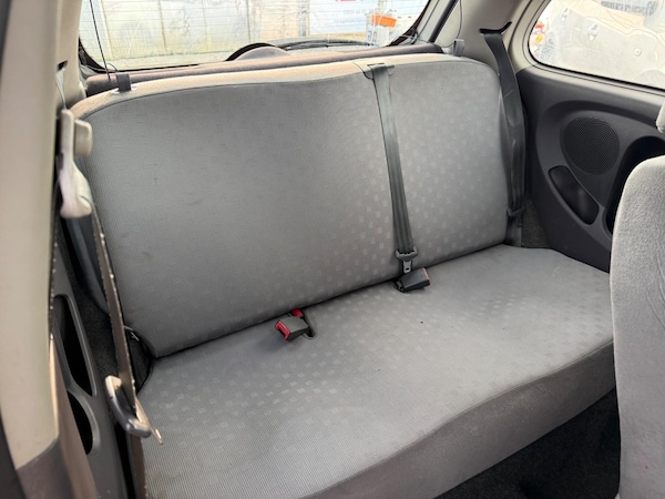 Used Nissan Micra 2003 for sale - 76083900: Photo 33