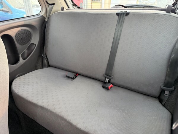 Used Nissan Micra 2003 for sale - 76083900: Photo 36