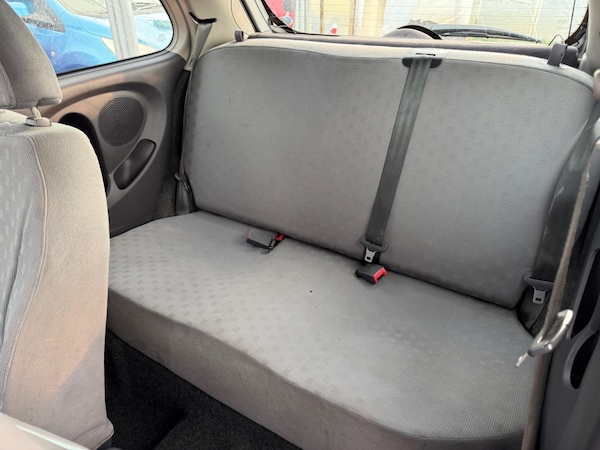 Used Nissan Micra 2003 for sale - 76083900: Photo 37