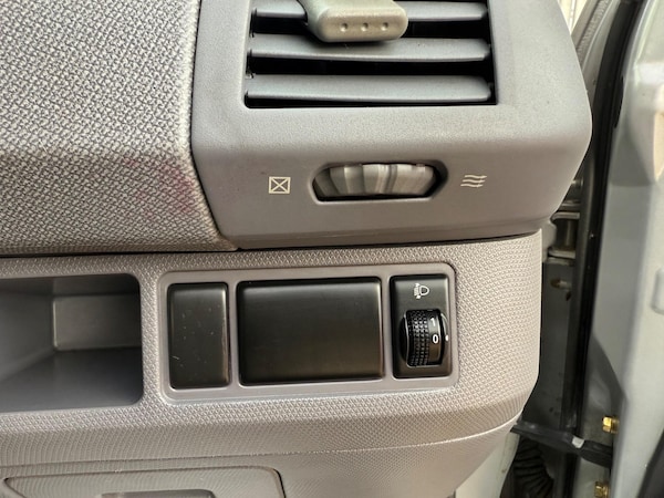 Used Nissan Micra 2003 for sale - 76083900: Photo 49