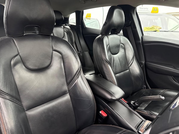 Used Volvo V40 Cross Country 2014 for sale - 76307400: Photo 15