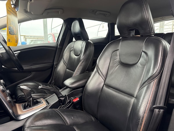 Used Volvo V40 Cross Country 2014 for sale - 76307400: Photo 24