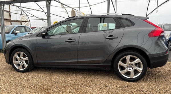 Used Volvo V40 Cross Country 2014 for sale - 76307400: Photo 39