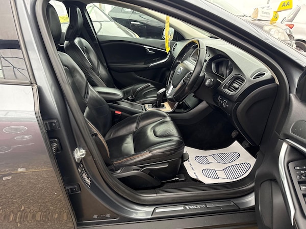 Used Volvo V40 Cross Country 2014 for sale - 76307400: Photo 48