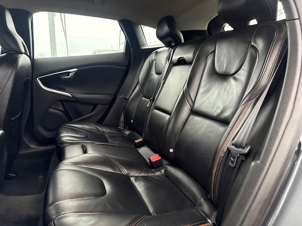 Used Volvo V40 Cross Country 2014 for sale - 76307400: Photo 57