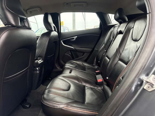 Used Volvo V40 Cross Country 2014 for sale - 76307400: Photo 58