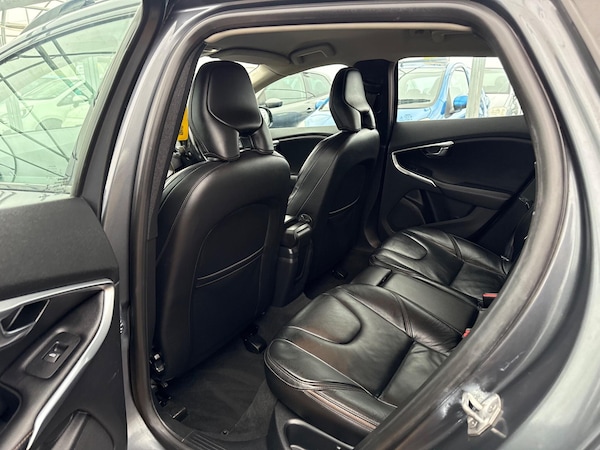 Used Volvo V40 Cross Country 2014 for sale - 76307400: Photo 59